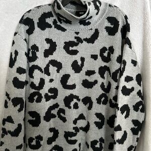 DKNY Black and Gray Patterned Turtleneck Sweater